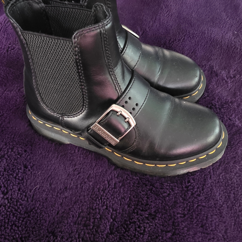 Dr. Martens 2976 Buckle Pull Up Leather Chelsea Boot - Picture 2 of 5
